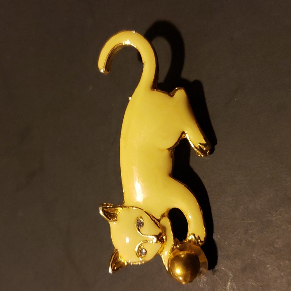 Yellow Enamel Cat with Ball Brooch Pin